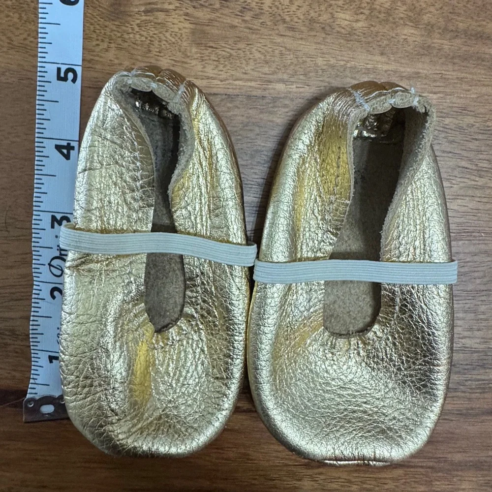 Small Shop Handcrafted Metallic Gold Baby Moccasins Good Condition Size 6/12 Mo.